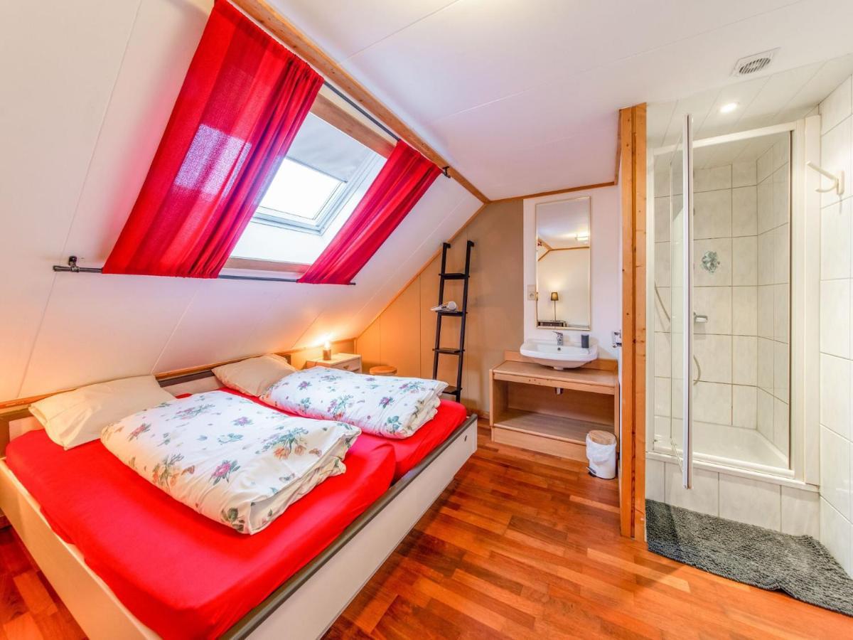 Luxurious House With Sauna In A Farm In Бастонь Экстерьер фото