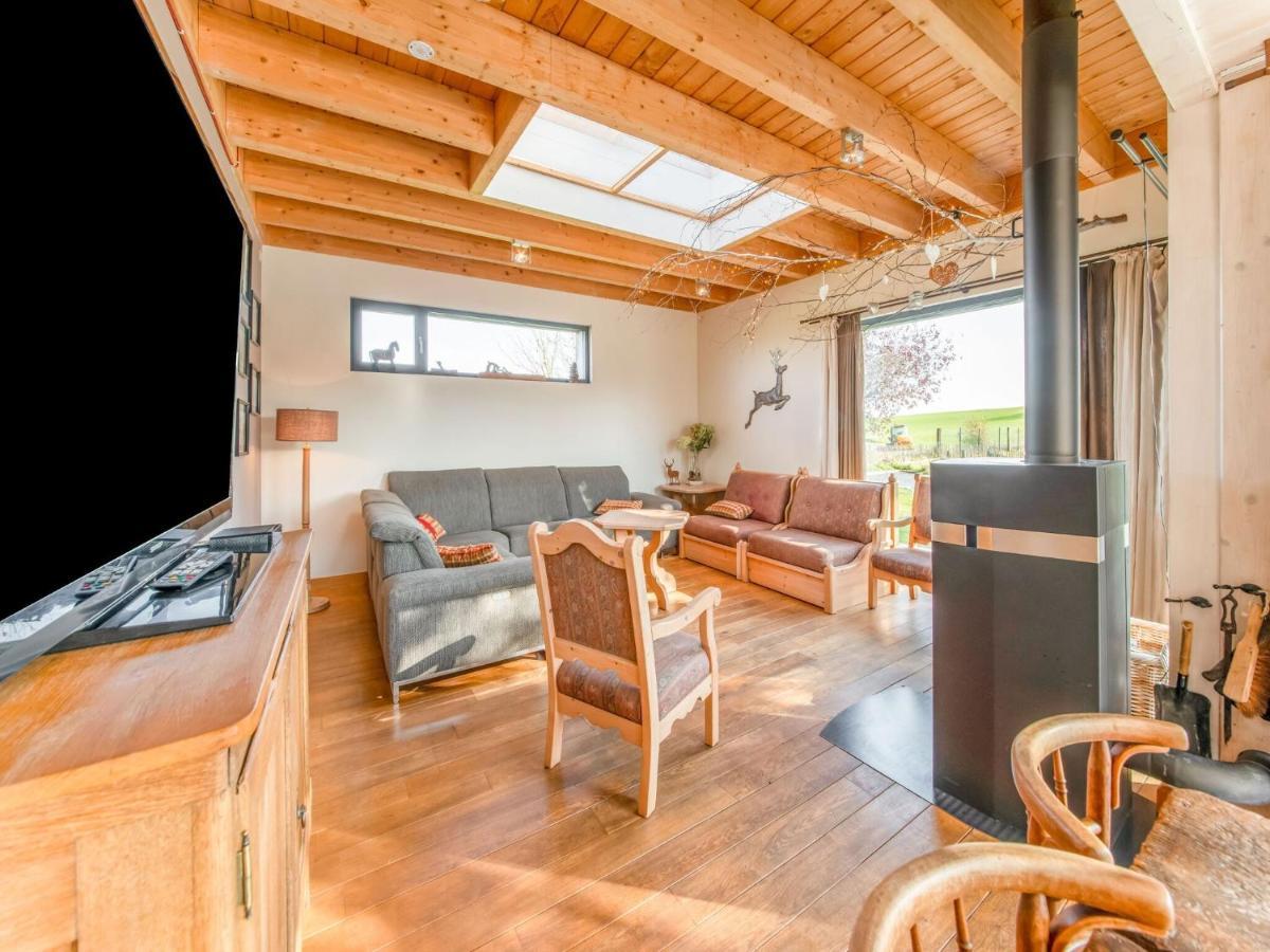 Luxurious House With Sauna In A Farm In Бастонь Экстерьер фото