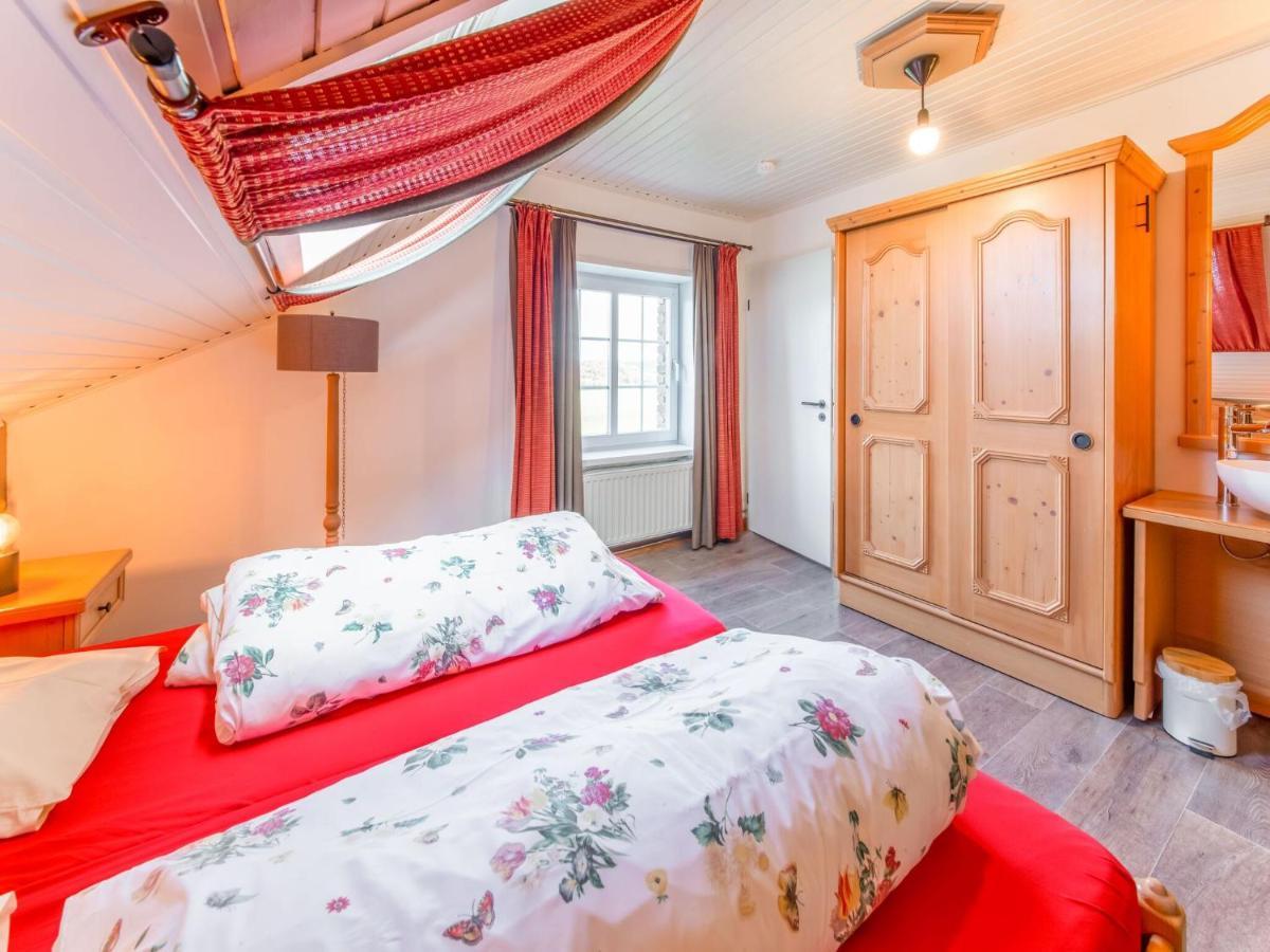 Luxurious House With Sauna In A Farm In Бастонь Экстерьер фото