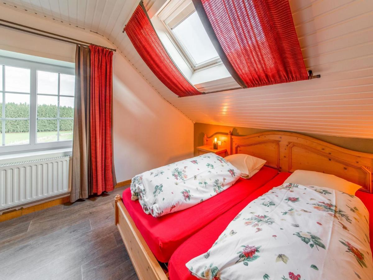 Luxurious House With Sauna In A Farm In Бастонь Экстерьер фото